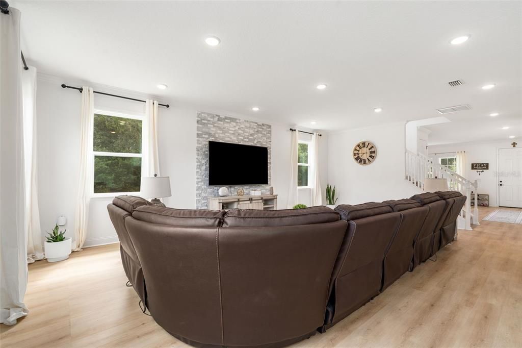 На продажу: $850,000 (5 спален, 4 ванн, 4477 Квадратных фут)