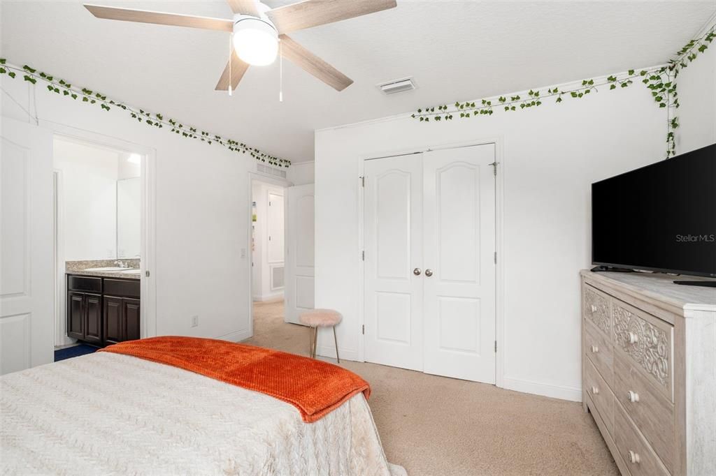 На продажу: $850,000 (5 спален, 4 ванн, 4477 Квадратных фут)