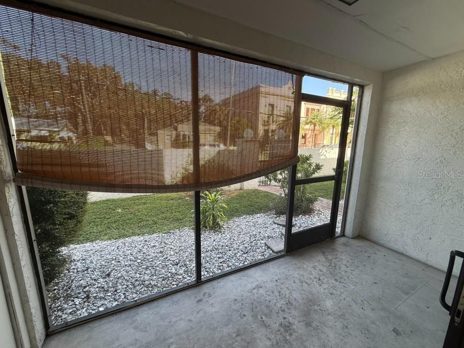 合同活跃: $1,495 (2 贝兹, 2 浴室, 784 平方英尺)