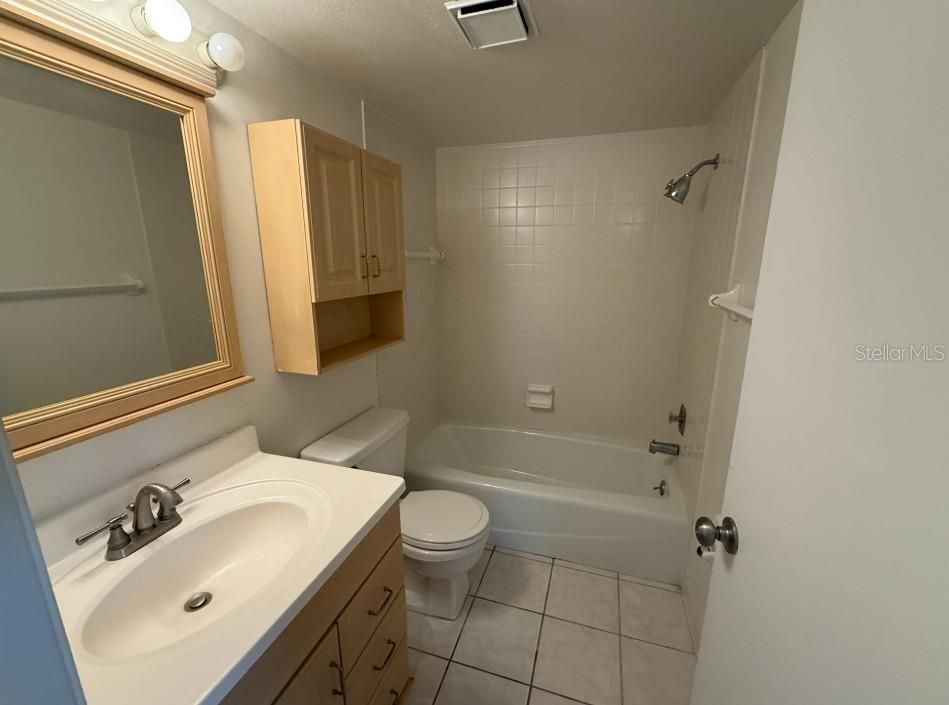 合同活跃: $1,495 (2 贝兹, 2 浴室, 784 平方英尺)