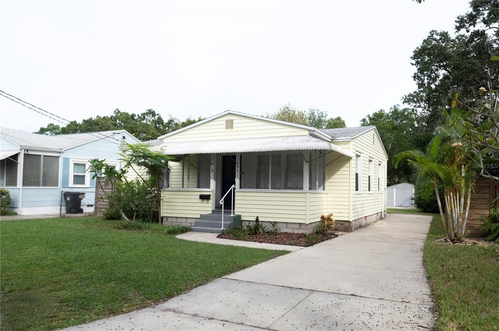 For Sale: $435,000 (2 beds, 1 baths, 1044 Square Feet)