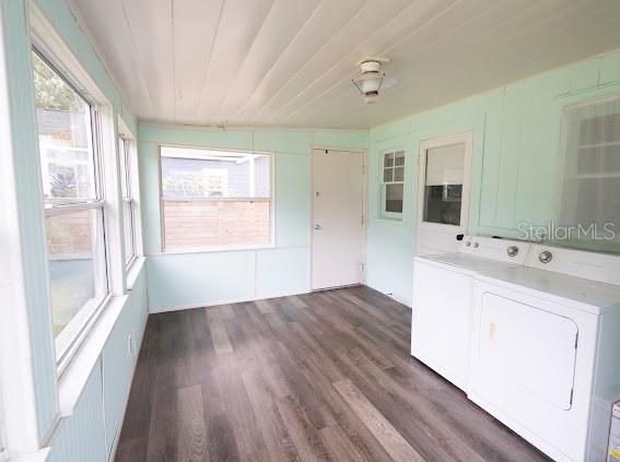 For Sale: $435,000 (2 beds, 1 baths, 1044 Square Feet)