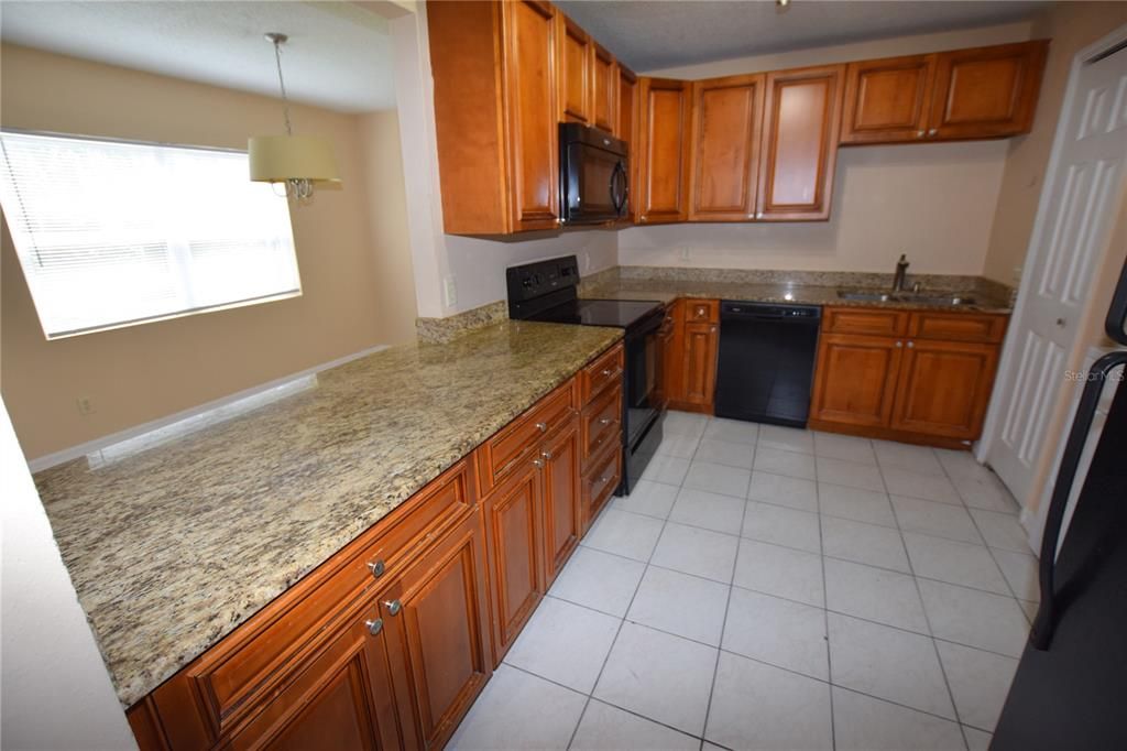 For Rent: $1,575 (2 beds, 2 baths, 905 Square Feet)