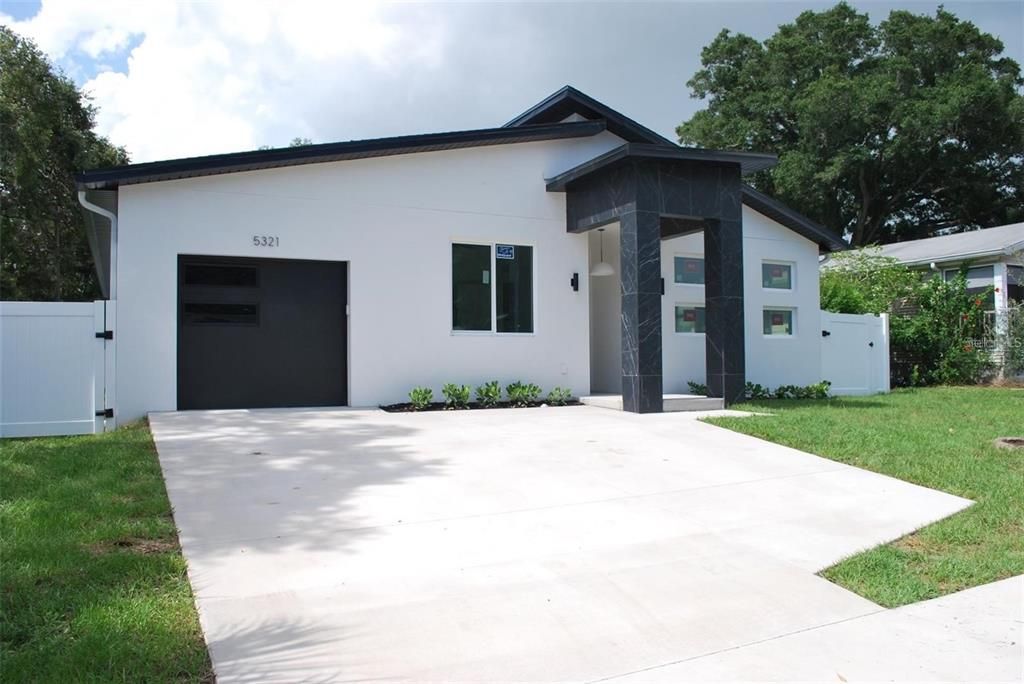 Active With Contract: $695,000 (4 beds, 2 baths, 1776 Square Feet)