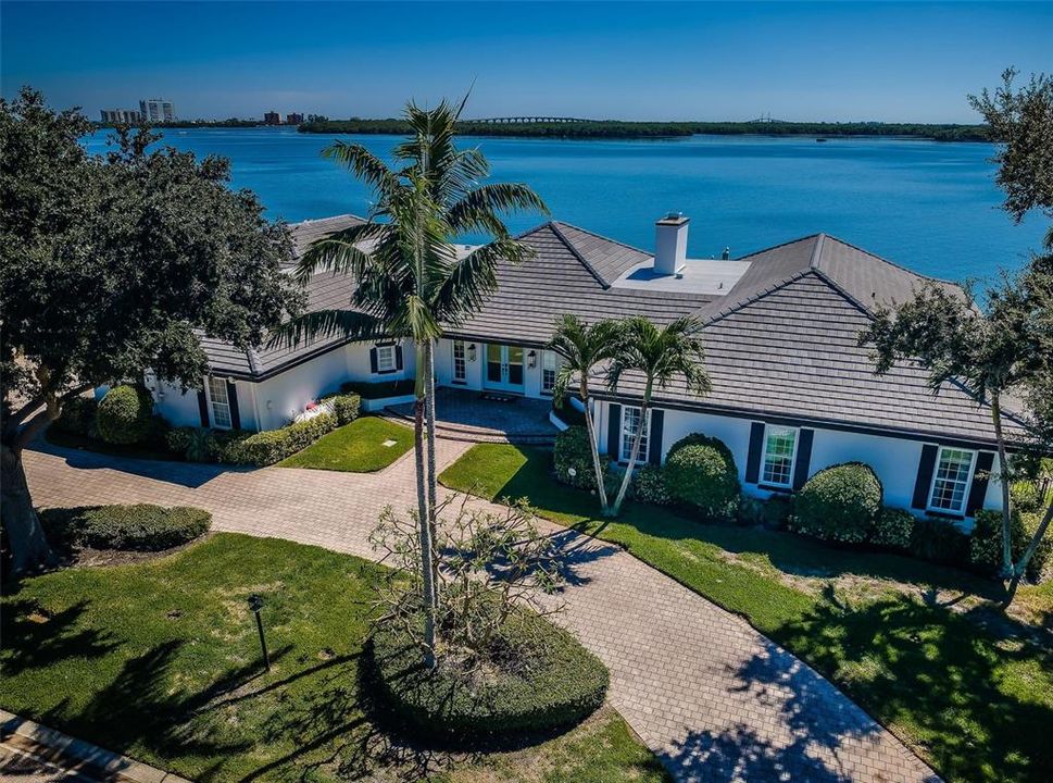 For Sale: $4,250,000 (4 beds, 5 baths, 4827 Square Feet)