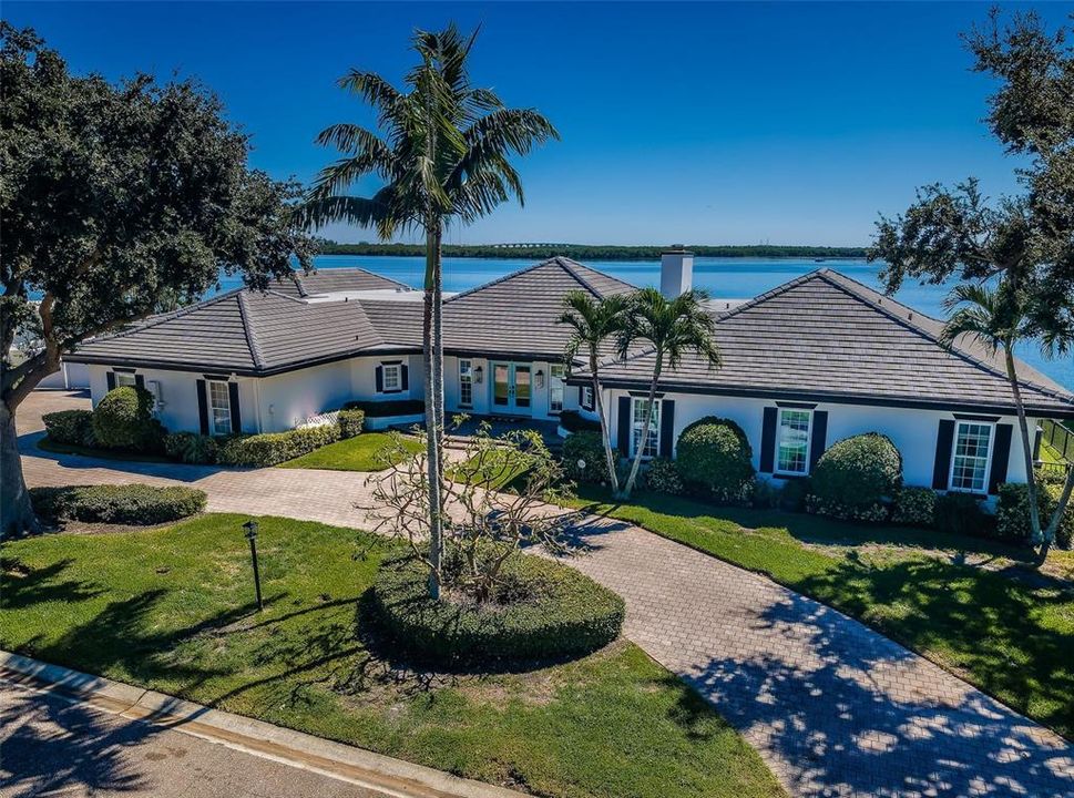 For Sale: $4,250,000 (4 beds, 5 baths, 4827 Square Feet)