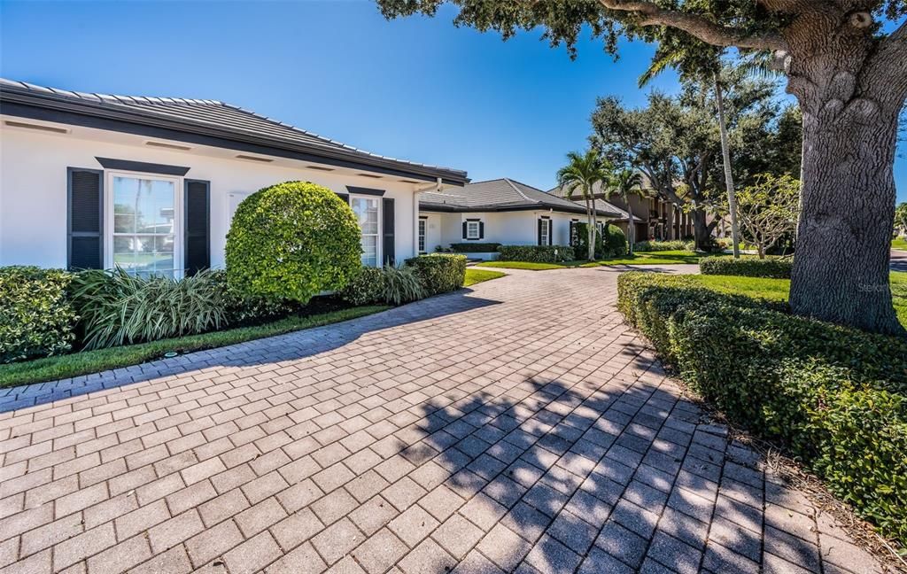 For Sale: $4,250,000 (4 beds, 5 baths, 4827 Square Feet)