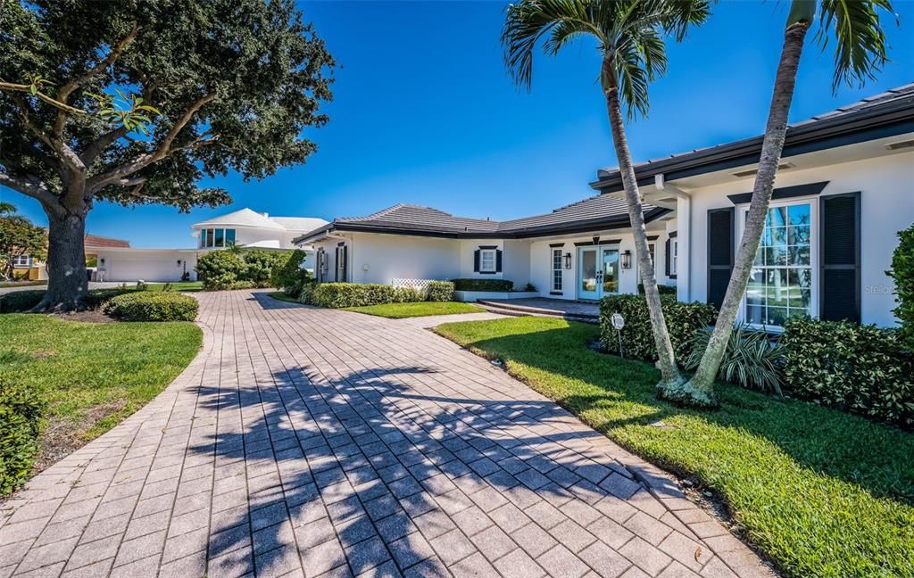 For Sale: $4,250,000 (4 beds, 5 baths, 4827 Square Feet)