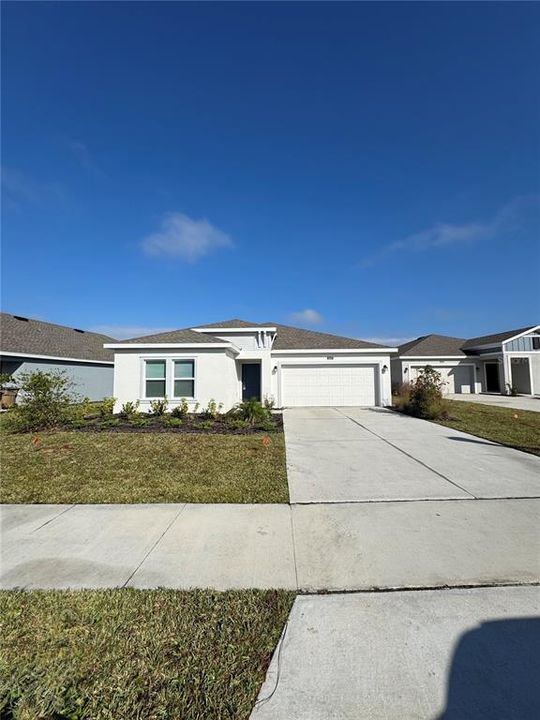 合同活跃: $2,500 (4 贝兹, 2 浴室, 1936 平方英尺)