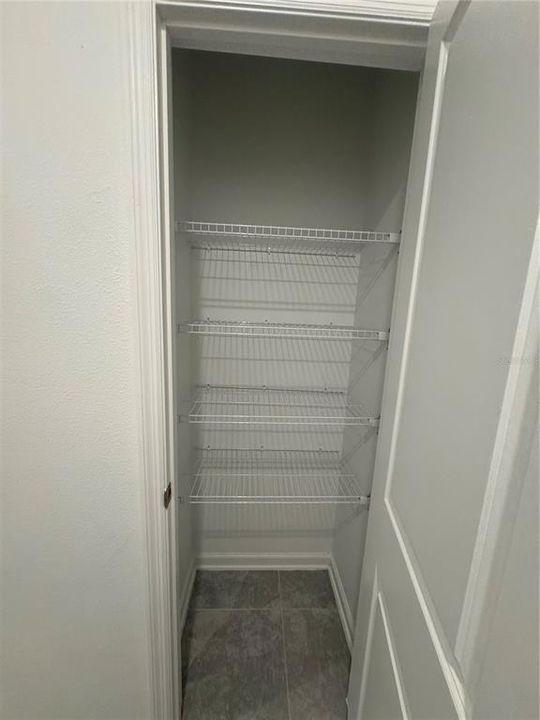 合同活跃: $2,500 (4 贝兹, 2 浴室, 1936 平方英尺)