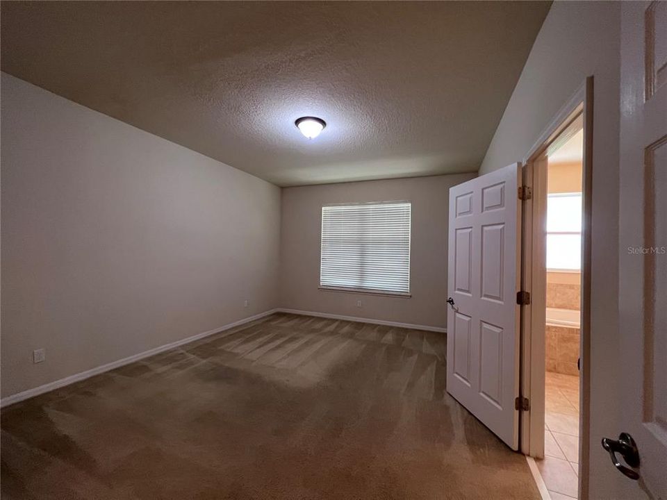 出租: $2,650 (5 贝兹, 3 浴室, 3224 平方英尺)