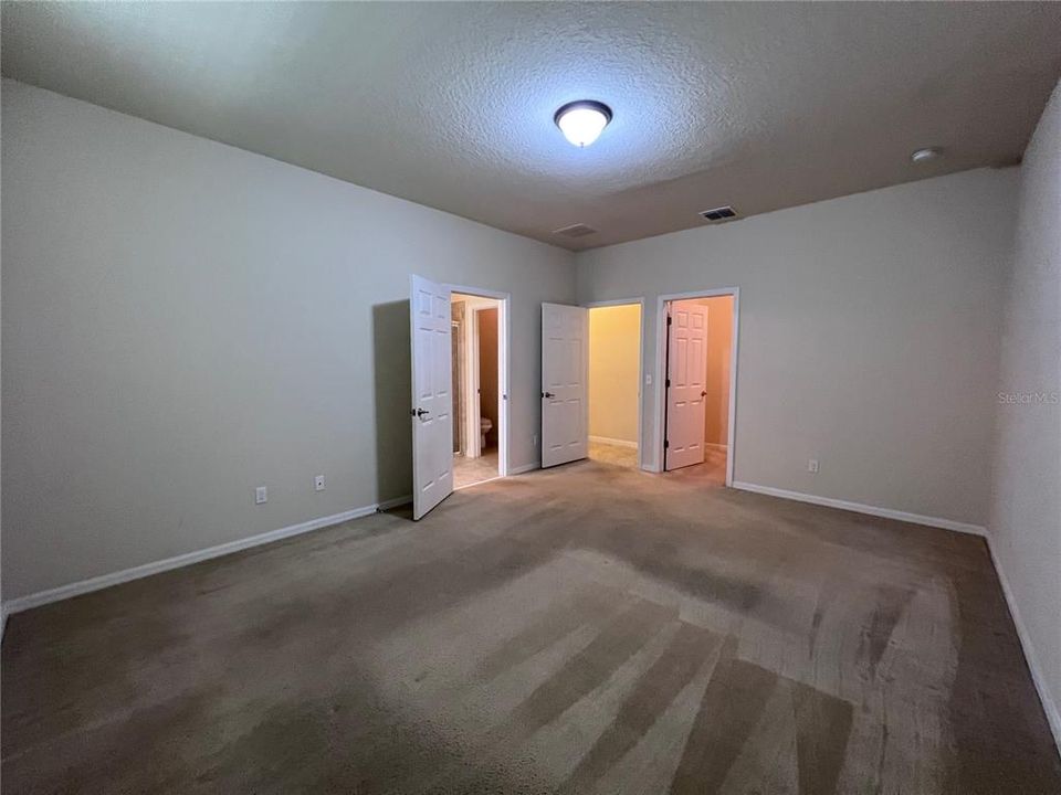 出租: $2,650 (5 贝兹, 3 浴室, 3224 平方英尺)