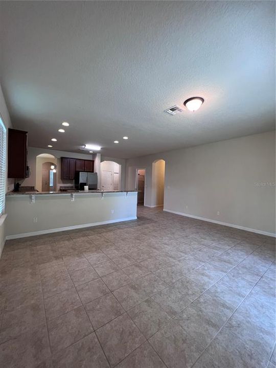 出租: $2,650 (5 贝兹, 3 浴室, 3224 平方英尺)