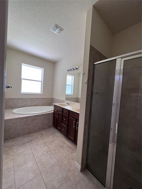 出租: $2,650 (5 贝兹, 3 浴室, 3224 平方英尺)