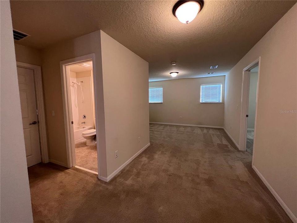 出租: $2,650 (5 贝兹, 3 浴室, 3224 平方英尺)