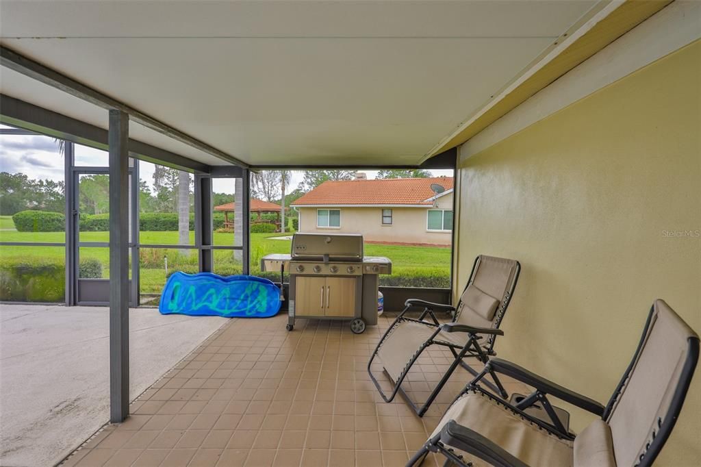 合同活跃: $430,000 (3 贝兹, 2 浴室, 2199 平方英尺)