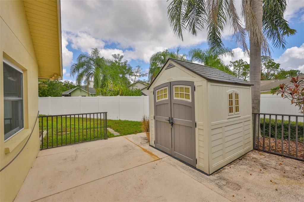 合同活跃: $430,000 (3 贝兹, 2 浴室, 2199 平方英尺)