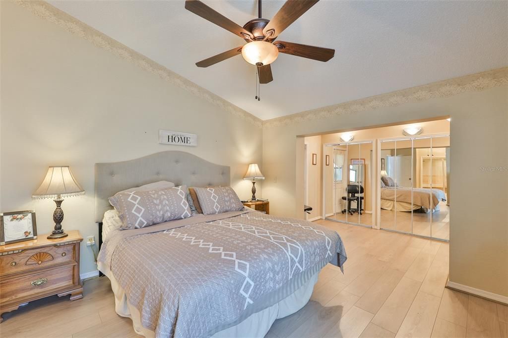 合同活跃: $430,000 (3 贝兹, 2 浴室, 2199 平方英尺)