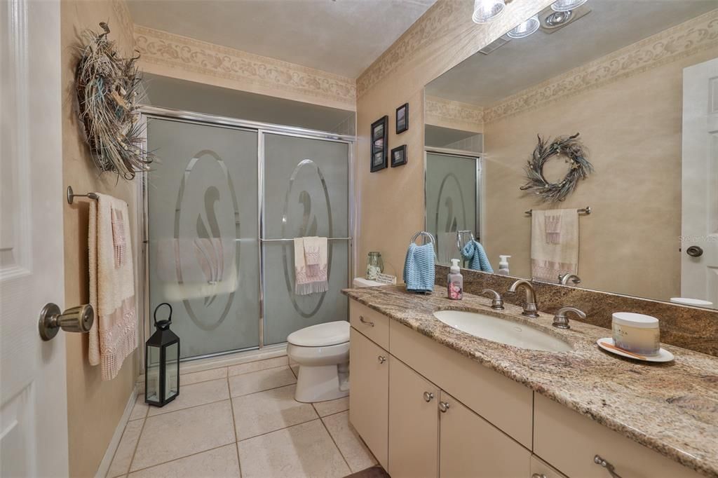 合同活跃: $430,000 (3 贝兹, 2 浴室, 2199 平方英尺)