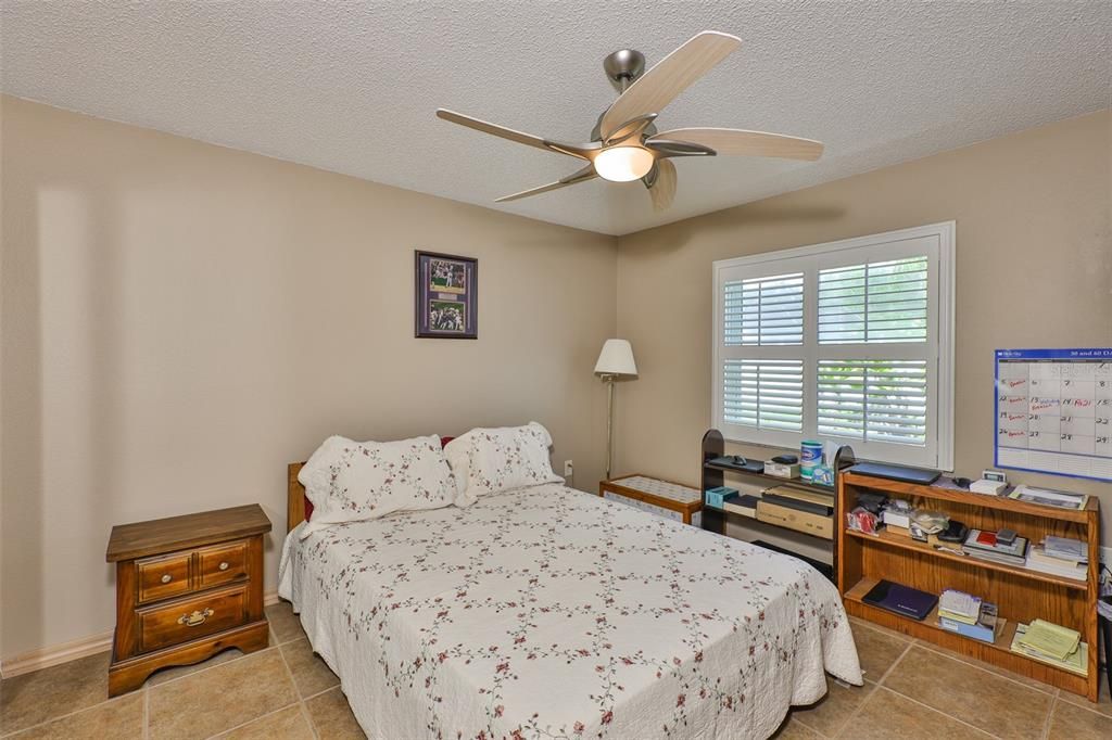 合同活跃: $430,000 (3 贝兹, 2 浴室, 2199 平方英尺)