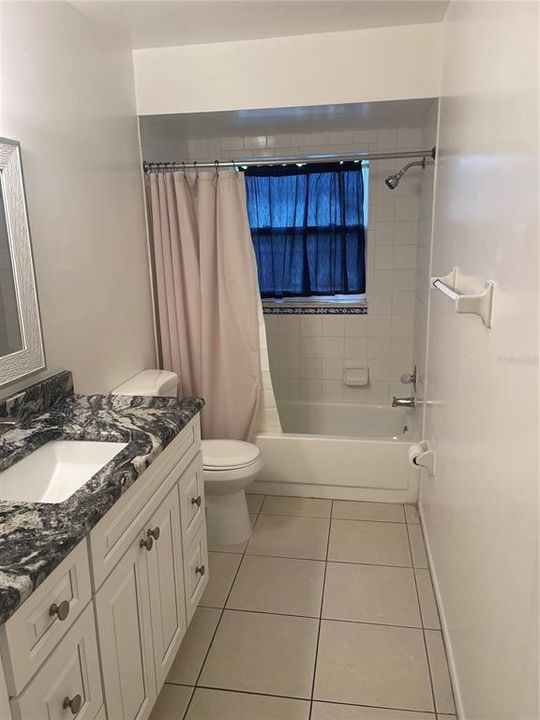 Active With Contract: $1,450 (2 beds, 1 baths, 802 Square Feet)