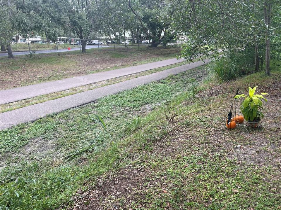 Active With Contract: $1,450 (2 beds, 1 baths, 802 Square Feet)