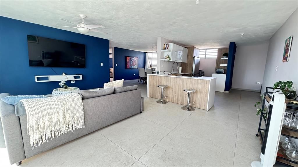 For Rent: $2,800 (2 beds, 2 baths, 1382 Square Feet)