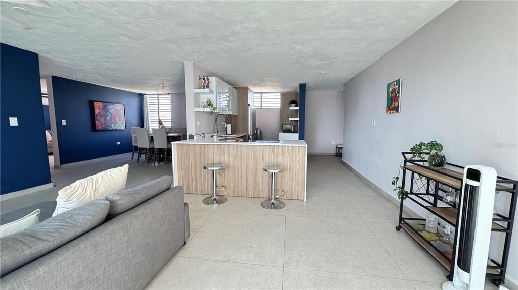 For Rent: $2,800 (2 beds, 2 baths, 1382 Square Feet)