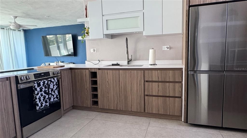 For Rent: $2,800 (2 beds, 2 baths, 1382 Square Feet)