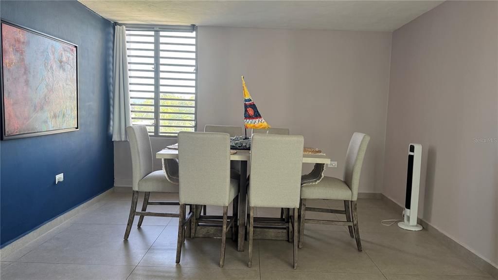 For Rent: $2,800 (2 beds, 2 baths, 1382 Square Feet)