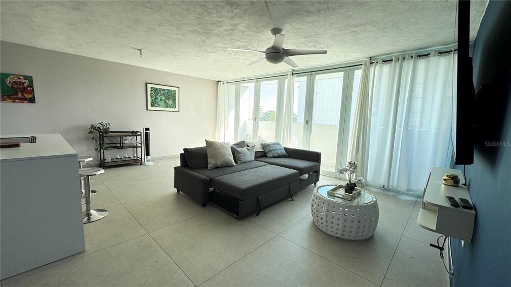 For Rent: $2,800 (2 beds, 2 baths, 1382 Square Feet)