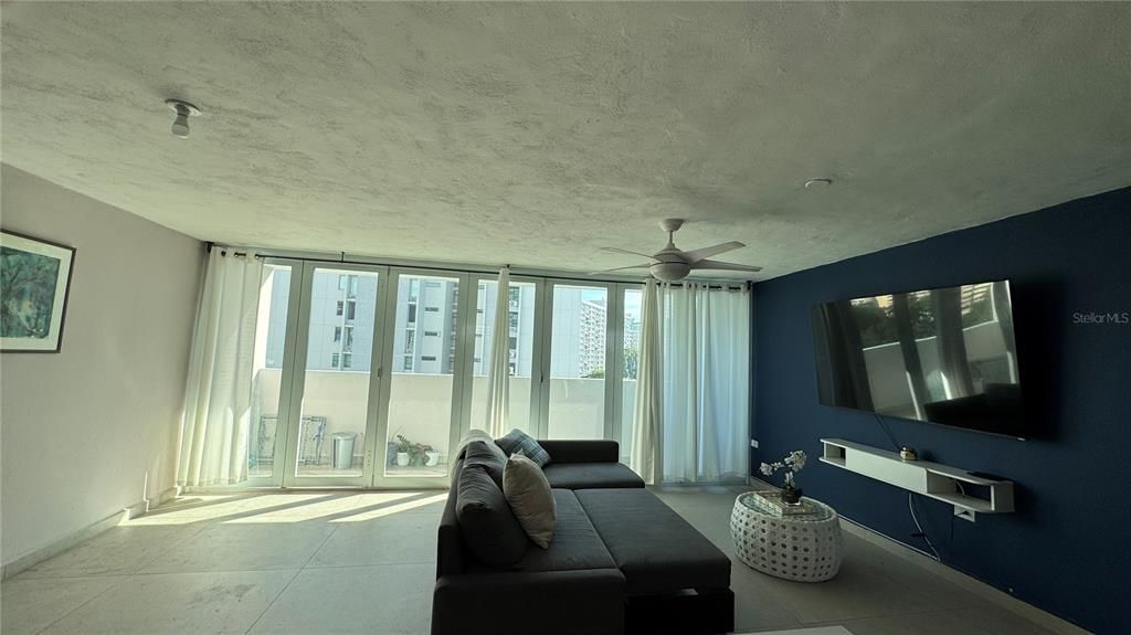 For Rent: $2,800 (2 beds, 2 baths, 1382 Square Feet)