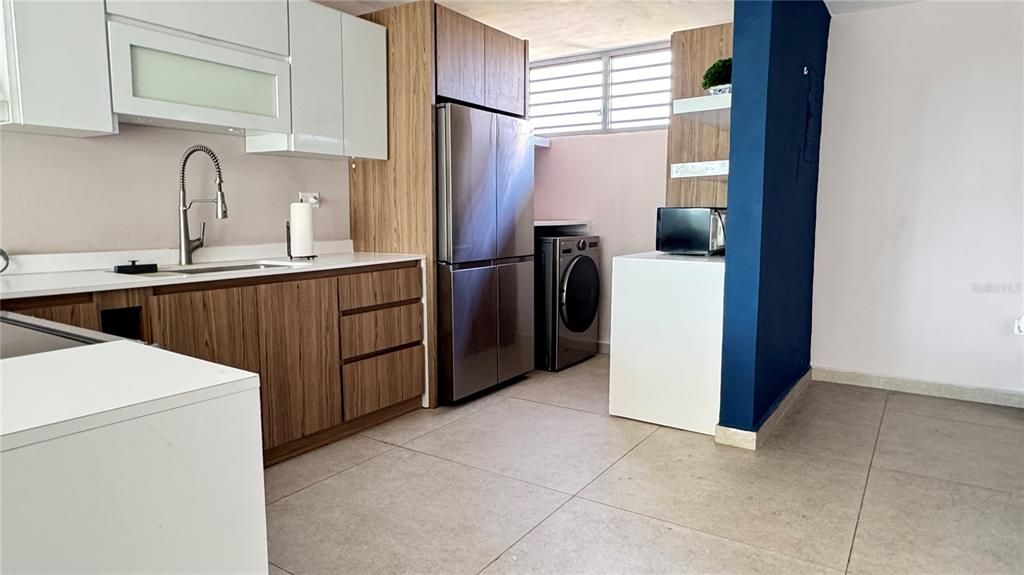 For Rent: $2,800 (2 beds, 2 baths, 1382 Square Feet)