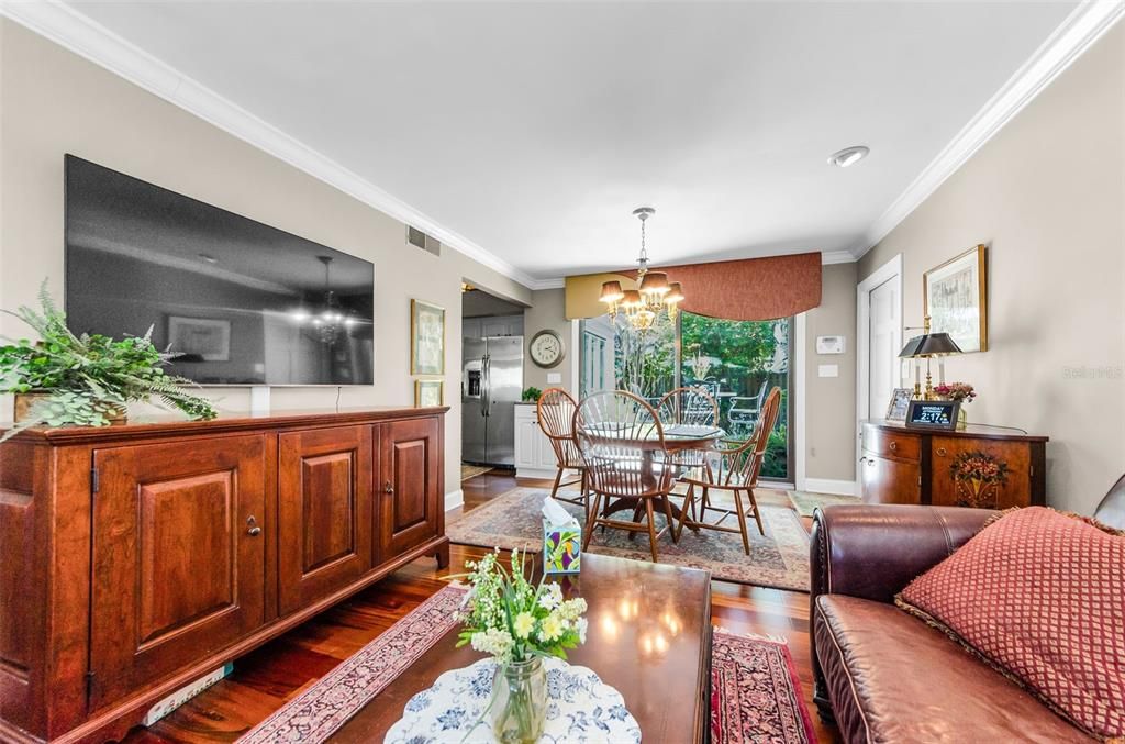 На продажу: $649,000 (3 спален, 2 ванн, 2063 Квадратных фут)