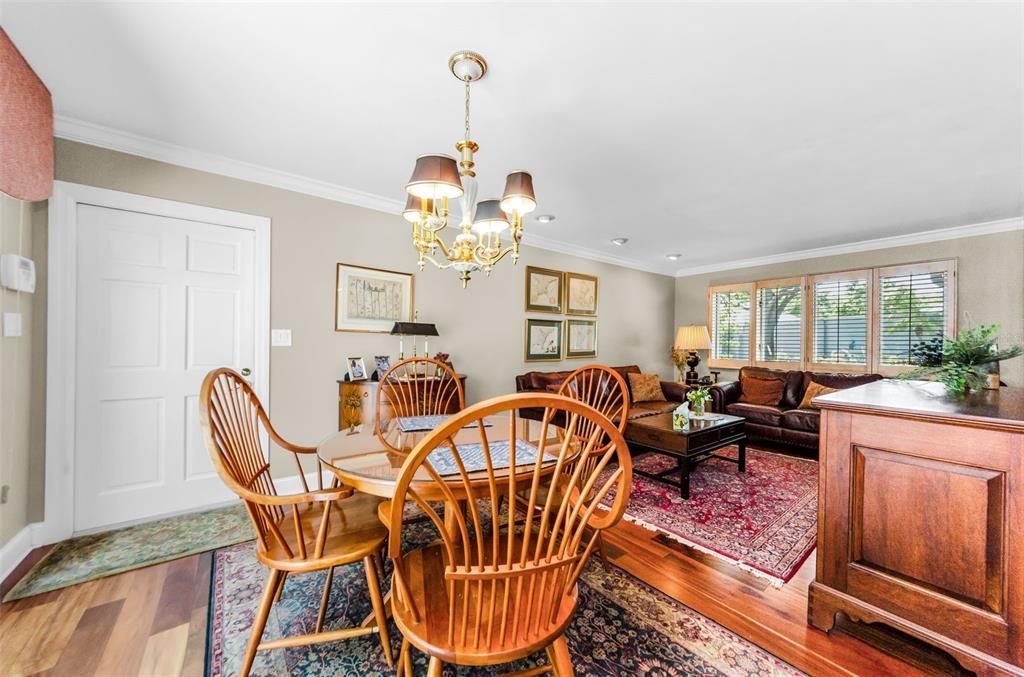 На продажу: $649,000 (3 спален, 2 ванн, 2063 Квадратных фут)