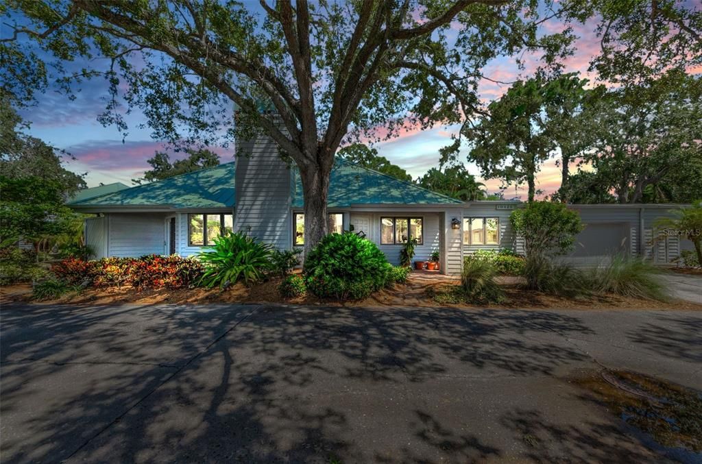 На продажу: $649,000 (3 спален, 2 ванн, 2063 Квадратных фут)