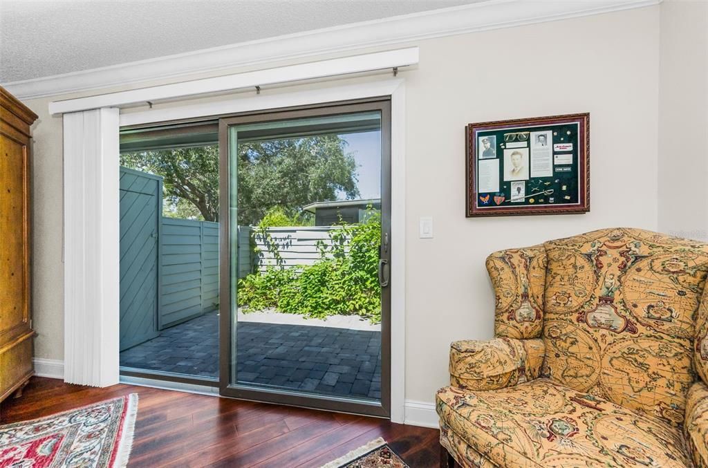 На продажу: $649,000 (3 спален, 2 ванн, 2063 Квадратных фут)