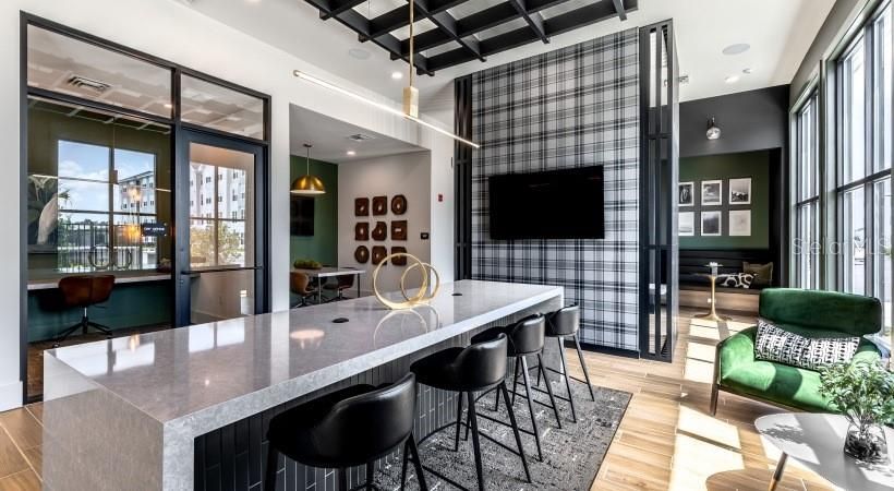 For Rent: $1,395 (1 beds, 1 baths, 669 Square Feet)