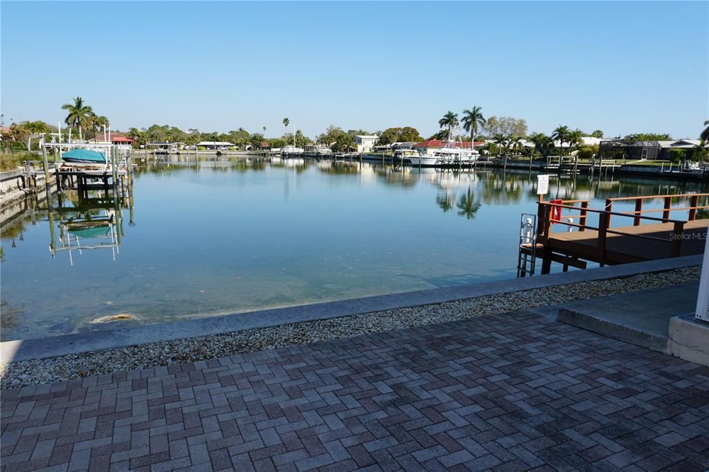 For Sale: $189,000 (1 beds, 1 baths, 840 Square Feet)