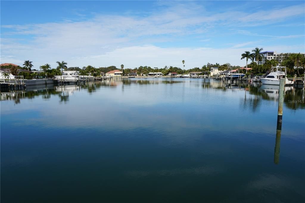 For Sale: $189,000 (1 beds, 1 baths, 840 Square Feet)