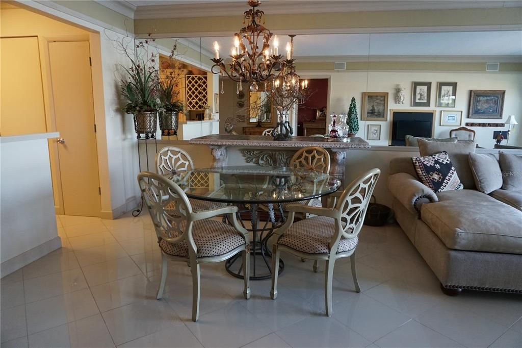 For Sale: $189,000 (1 beds, 1 baths, 840 Square Feet)