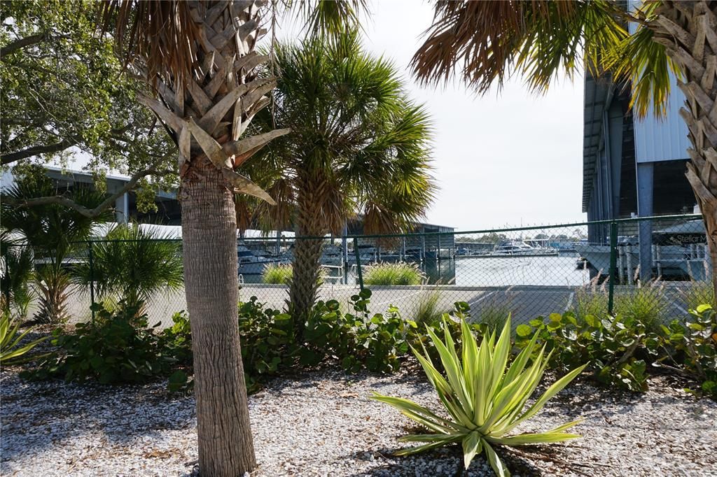 For Sale: $189,000 (1 beds, 1 baths, 840 Square Feet)