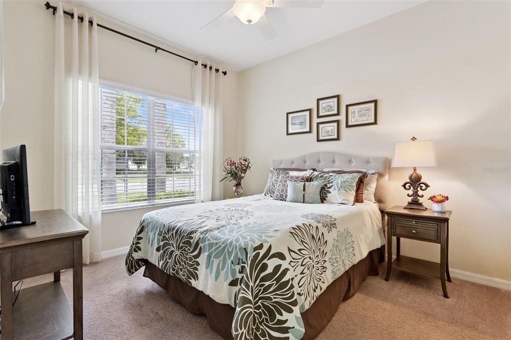 For Sale: $278,500 (2 beds, 2 baths, 1374 Square Feet)