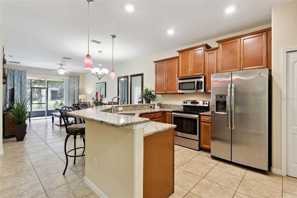 For Sale: $278,500 (2 beds, 2 baths, 1374 Square Feet)