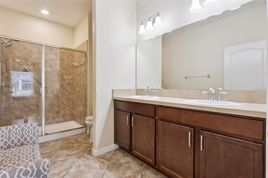 For Sale: $278,500 (2 beds, 2 baths, 1374 Square Feet)