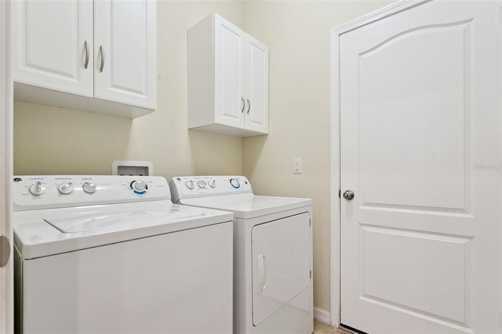 For Sale: $278,500 (2 beds, 2 baths, 1374 Square Feet)