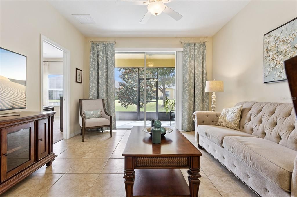 For Sale: $278,500 (2 beds, 2 baths, 1374 Square Feet)