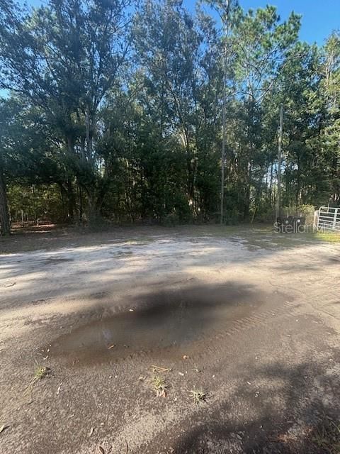 На продажу: $39,999 (3.28 acres)