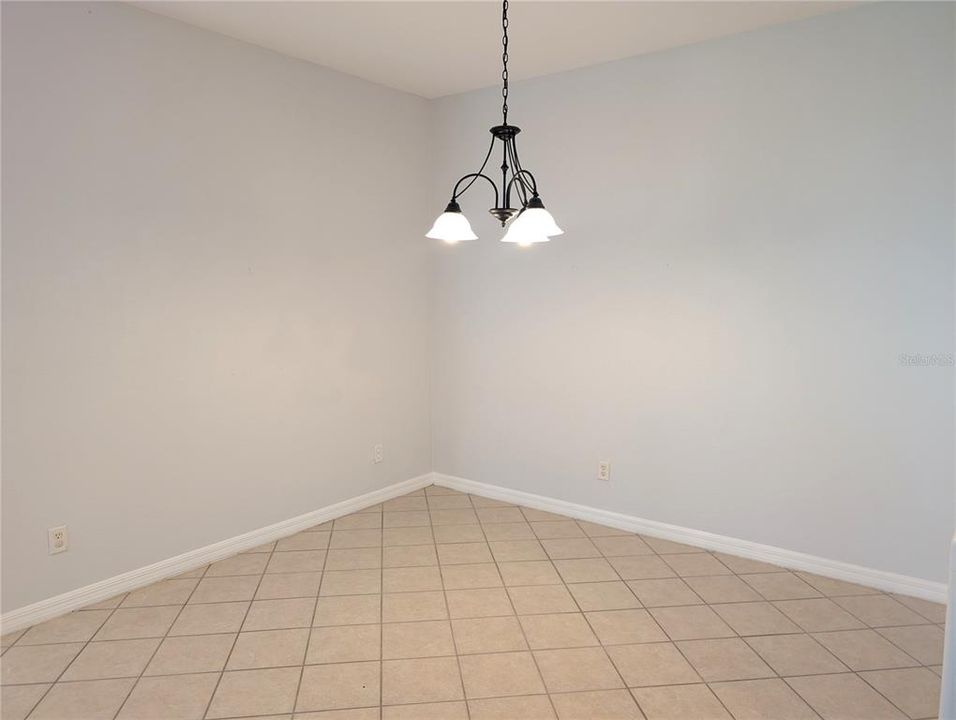 For Rent: $2,500 (3 beds, 2 baths, 1476 Square Feet)