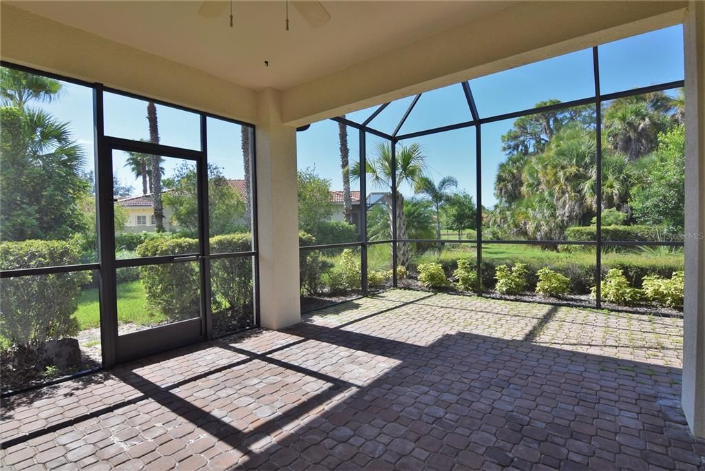 For Rent: $2,500 (3 beds, 2 baths, 1476 Square Feet)